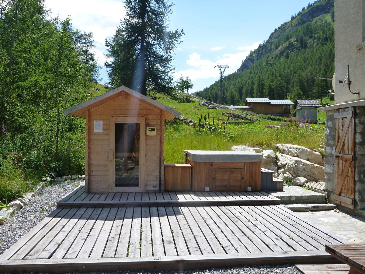 Chalet Les Melezes Bed and Breakfast Tignes Exterior foto